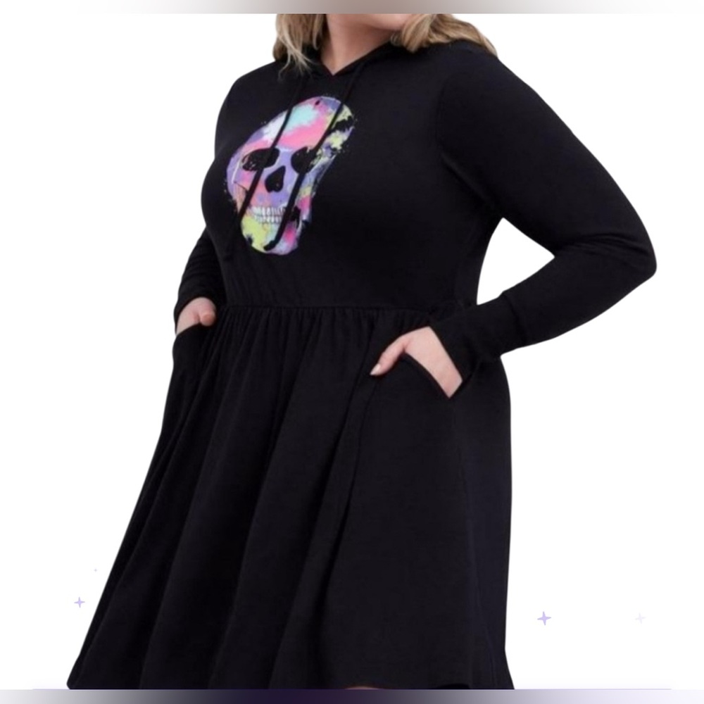 Torrid graphic hooded dress with pockets NWT